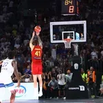 Ελλάδα-Ισπανία: Ο Χουάντσο το στέλνει παράταση αφού η Εθνική δεν κάνει φάουλ! (video)