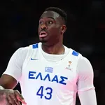 Ελλάδα-Ισπανία: Ομηρικές μάχες από τον Θανάση Αντετοκούνμπο, πήρε το αντιαθλητικό από τον Μάρα (video)