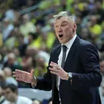 Ολυμπιακός – Φενέρμπαχτσε: Ο Γιασικεβίτσιους σε κρεσέντο στον πάγκο της Φενέρ