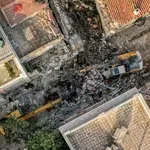Συνελήφθησαν οι τρεις κλέφτες χαλκού που προκάλεσαν την έκρηξη στην Πλάκα με έξι νεκρούς