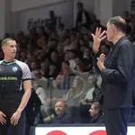 Μπαρτζώκας: «Όποιος παίζει πρέπει να συνεισφέρει στην ομάδα»