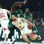 Το δώρο του Λεσόρ στον Μάικ Τζέιμς!