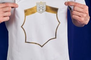 DOSAD NEVIĐENO: Svi znaju novi dres reprezentacije Srbije, a da li ste videli jaknu u kojoj će "orlovi" ubuduće slušati himnu "Bože pravde"?