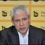 Na sceni slamanje svega demokratskog u našem društvu