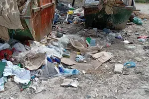 Otpad u Prijevoru oko kontejnera, ni kamere ne pomažu (FOTO)