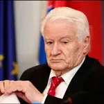 In memoriam: Dragoljub Mićunović