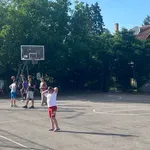 Maskirani huligani mesecima napadaju decu kod OŠ „Ratko Mitrović“ (VIDEO)