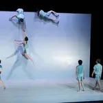 Predznak belgijskega koreografa Alexandra Vantournhouta. Nemogoče iskanje ravnotežja!