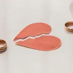 Kaj je vzrok za rekordno število ločitev in razhodov po novem letu?