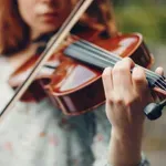 Igranje glasbila zgradi več nevronskih povezav kot katerakoli druga aktivnost