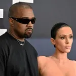 Žena zvezdnika ponovno na pol gola naokoli