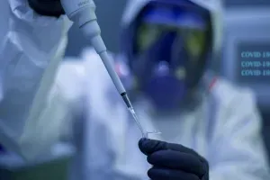 Študija: 74 % smrti po "cepljenju" za Covid je posledica cepiva