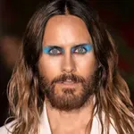 VIDEO: Jared Leto obtožen spolnega nadlegovanja