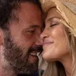 Jennifer Lopez in Ben Affleck sta se poljubljala in držala za roke; bosta preklicala ločitev?