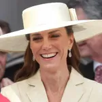 Princesa Kate je za Garter Day izbrala trend masleno rumene