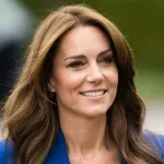 Kraljevi škandal: Fotografija Kate Middleton za materinski dan umaknjena, ker naj bi bila ponarejena
