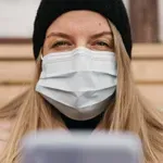 Zaščitne maske med "pandemijo": lažna zaščita in trajna okoljska škoda