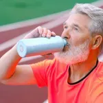 Dnevni multivitamin starejšim pomaga dlje časa ohraniti samostojnost