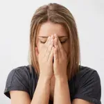 Prekinitev stikov s toksičnimi starši: ne le dovoljena, temveč pogosto nujna