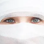 V tako skrajnost gredo nekateri zvezdniki, da se ne bi razvedelo o njihovih lepotnih posegih