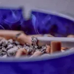 Как да се отървем от миризмата на цигари вкъщи с естествени материали?