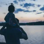 Четирима популярни бащи, отглеждали децата си сами