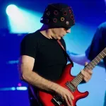 15 юли: Честит рожден ден, Джо Сатриани!