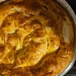 Баница с майонеза – бърза, мека и с щипка „звезден“ вкус