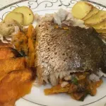 Минокоп с моркови и пресен лук на фурна