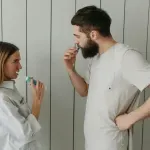 Преди или след закуска трябва да миете зъбите си?