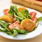 Салата с козе сирене