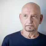 Бен Кингсли – поредната изненада от „Белият лотос“