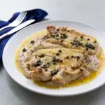 Лимонови пилешки скалопини с пюре от боб канелини