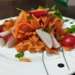 Салата с репички и моркови