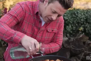 Jamie Oliver delil tri najhitrejše recepte s testeninami