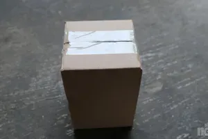 Ko je paket odprla, je bil prazen