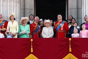 Skrivnostna kraja v britanski kraljevi družini
