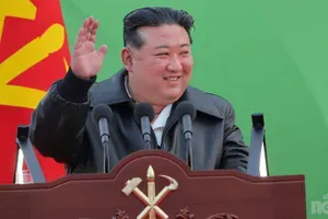 Dekle, ki je pobegnilo, razkriva: Kim Jong-Un vsako leto izbere 25 devic za svoj harem