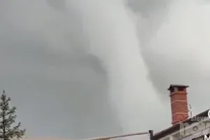 Nad Koprom posneli nevsakdanji vremenski pojav, meteorolog pojasnjuje (VIDEO)