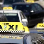 Taksisti legalno kradejo potnike: »Za pet kilometrov sem plačala 45 evrov«