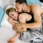 Ni previše nije dobro: Evo kakve posledice po telo ostavlja česta akcija u krevetu