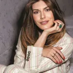 Retro, a moderan i nosiv u najrazličitijim prilikama: Komplet Tamare Dragičević idealan za hladne dane FOTO