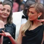 Elegantna, retro, luksuzna i jedinstvena: Torba koja je modni simbol sezone 2025. FOTO