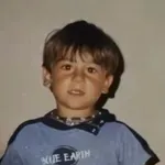 Naš reprezentativac i zet velike muzičke zvezde: Dečak sa slike napunio 34, možete li da ga prepoznate?