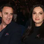 Sergej Ćetković sa ženom na koncertu Emine Jahović: Kristina ukrala šou kreacijom sa perjem FOTO