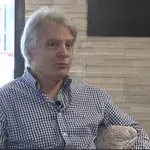 Posle razvoda se povukao, pa sve iznenadio: Stariji sin Duleta Savića u javnosti sa prelepom brinetom