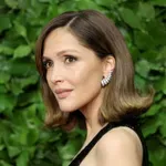 Želite 10 godina manje za 10 minuta? Ovo su 5 magičnih frizura koje brišu bore!