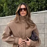 Stajling Danijele Dimitrovske za desetku, ali svi gledaju u čizme: Vizuelno izdužuju figuru, a boja je apsolutni hit FOTO