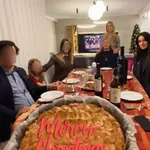 Dragana Kosjerina sa porodicom svog muža slavi Katolički Božić: Na trpezi dobro vino i pogača koju je umesila njena svekrva