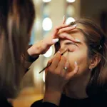 Viralni trik: Rimmel braon olovka za full face make up u samo 5 minuta